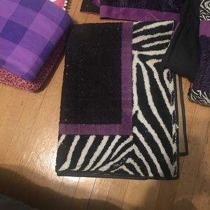 Purple/black queen comforter with extras
